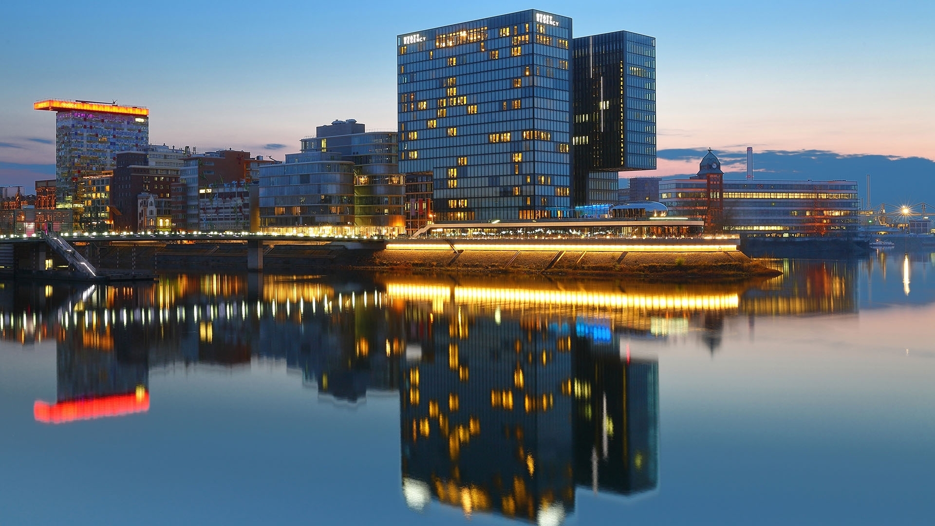 Architekturfotografie in der Dämmerung - Canon Academy