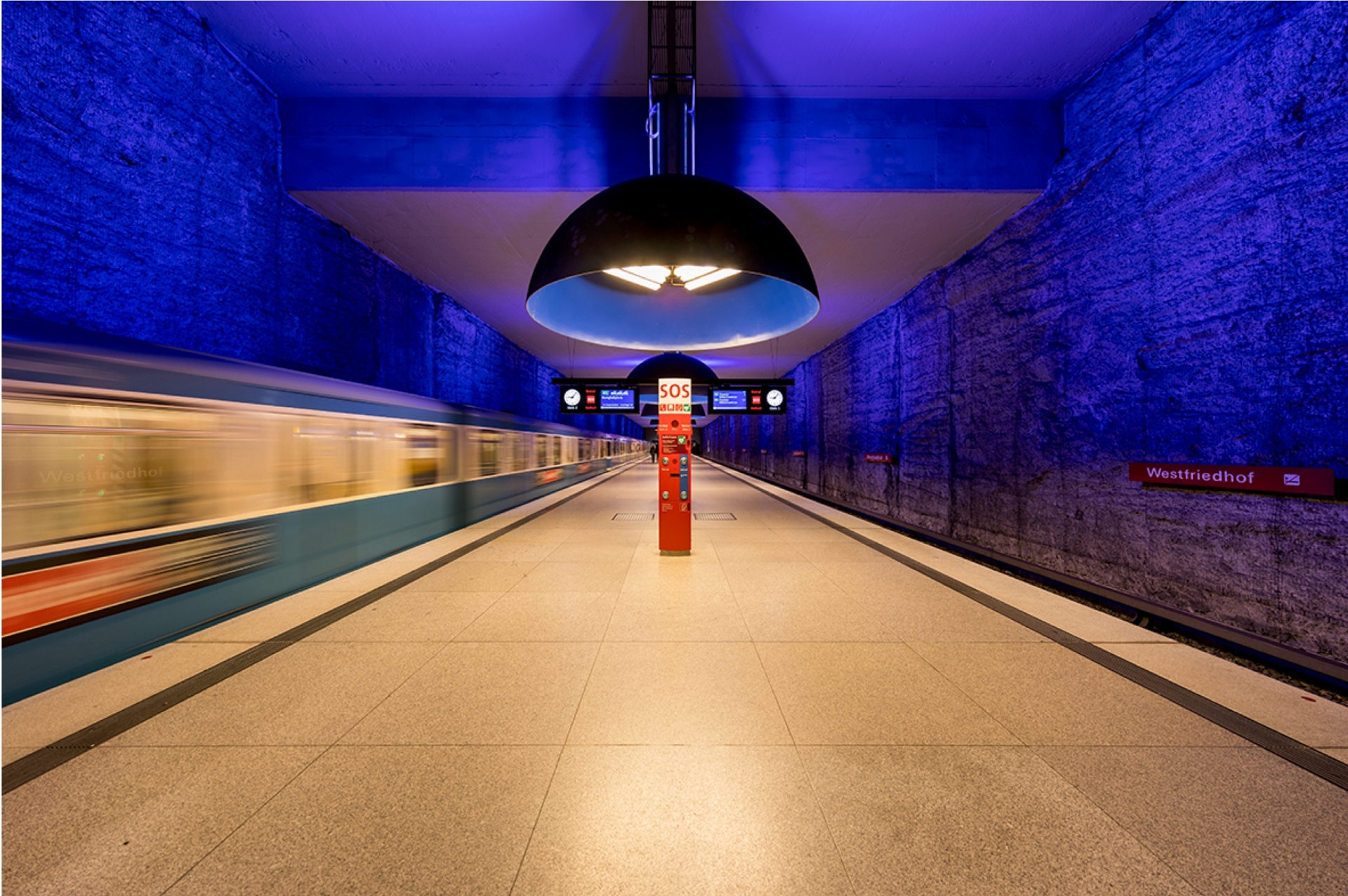 Münchens U-Bahnhöfe bei Nacht - Canon Academy Architektur